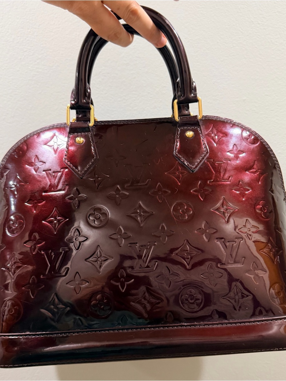 Louis Vuitton Vernis Alma PM Satchel in Rouge Fauviste Patent - Picture 2 of 10